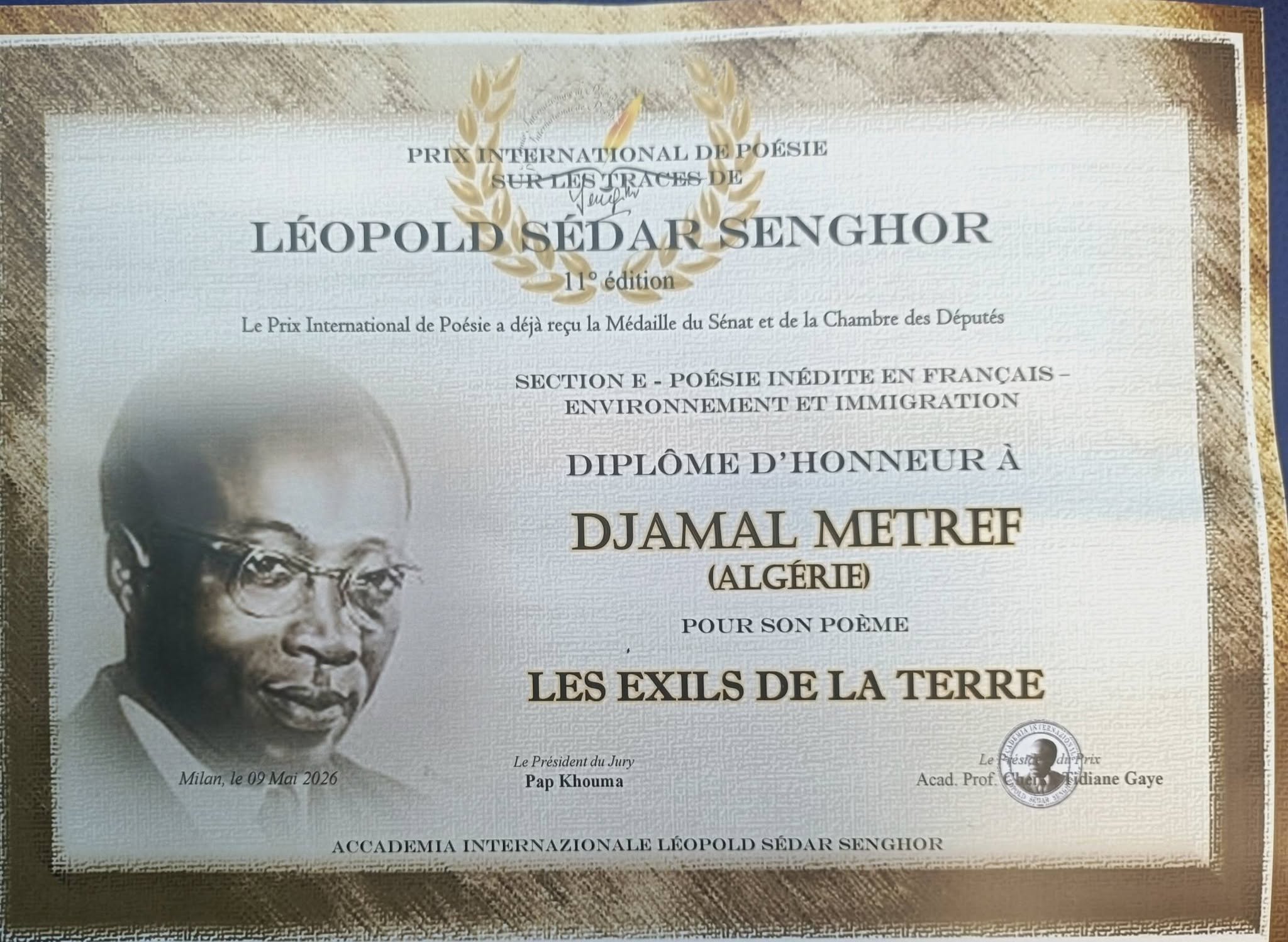Diplôme d’honneur à Djamel Metref pour Les exils de la terre, Milan, le 09 mai 2026.