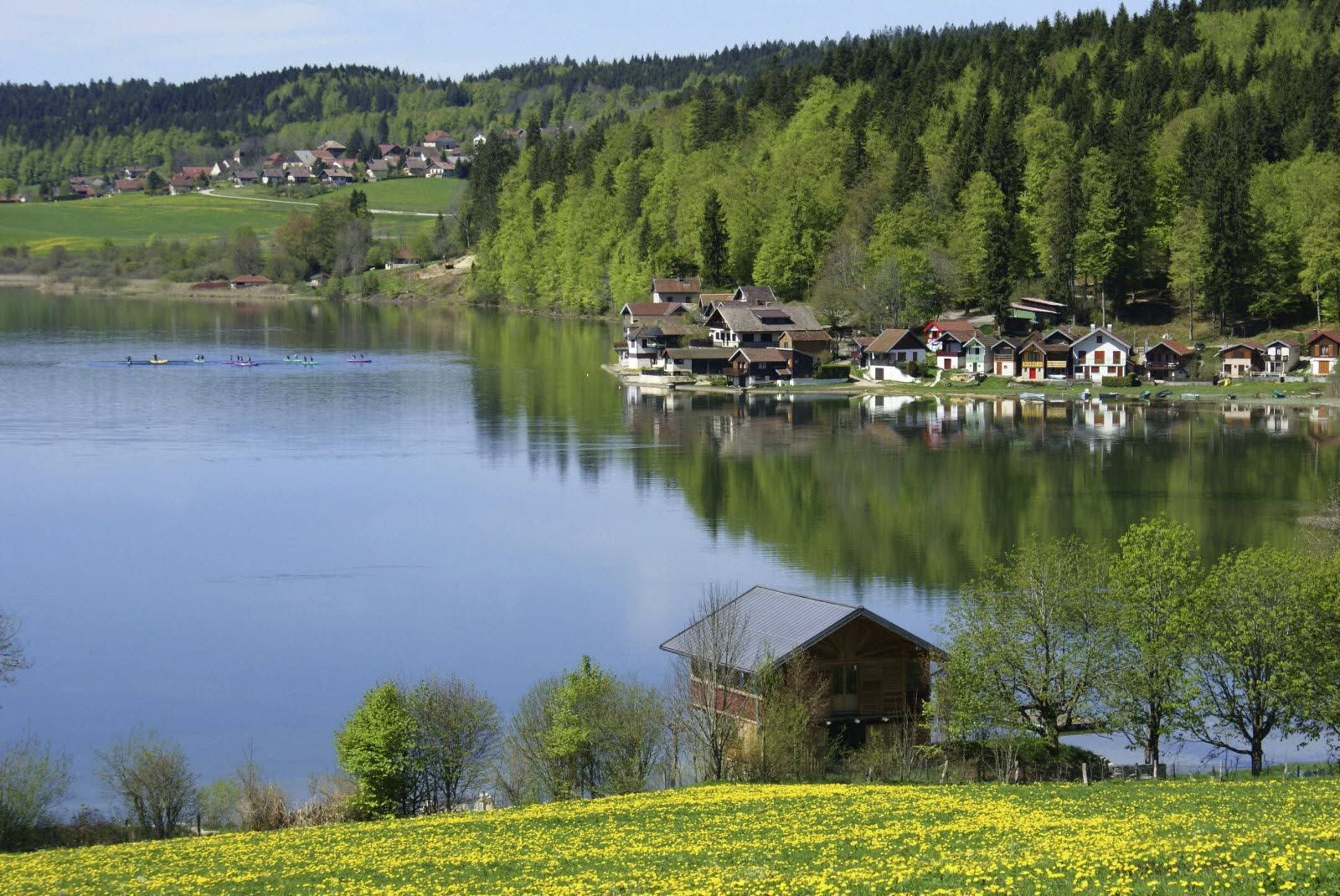 Illustration accompagnant « Le lac paisible » dans sa publication Facebook.